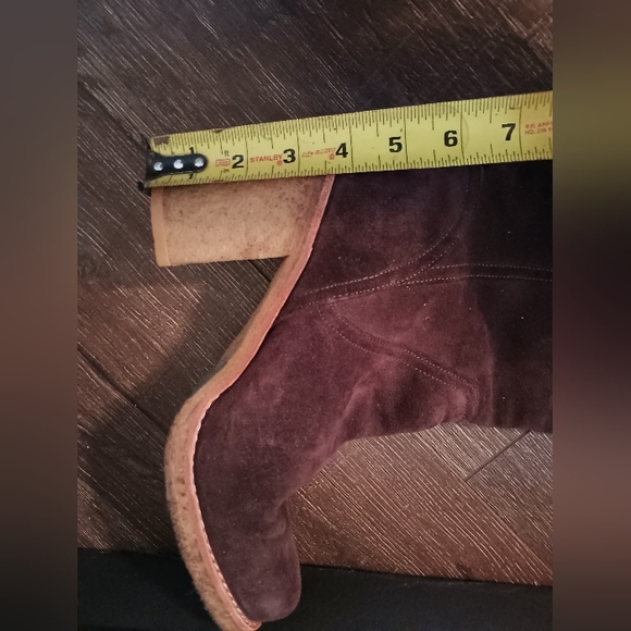 UGG High Healed Boots - Picture 10 of 10